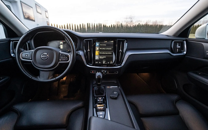 Volvo V60 cena 87000 przebieg: 160000, rok produkcji 2020 z Duszniki-Zdrój małe 37